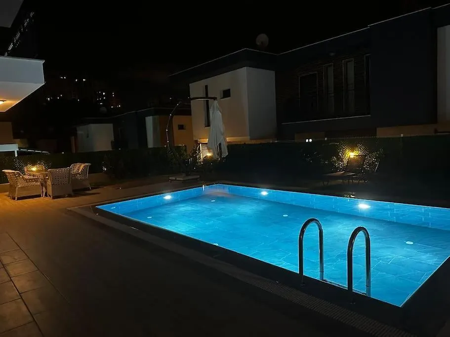 Private Pool Villa For Daily Rent In קוסדסי